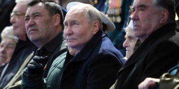 Putin llama a evitar un conflicto mundial en el desfile de la Victoria sobre los nazis