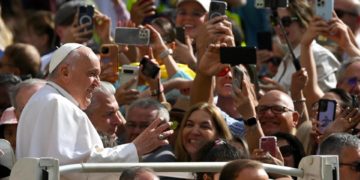 El papa dijo que ya hay mucha «mariconería» en los seminarios, según medios italianos