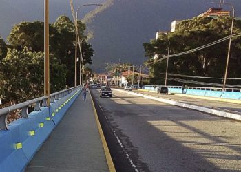 Funcionarios impiden suicidio en Mérida