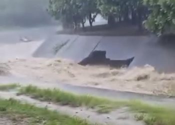 Llegaron las lluvias y no fueron reparadas las losas del embaulamiento del caño Bubuquí en El Vigía
