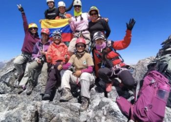 Nueve mujeres montañistas coronan la cadena montañosa de Los Andes venezolanos