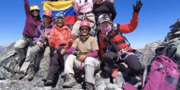 Nueve mujeres montañistas coronan la cadena montañosa de Los Andes venezolanos