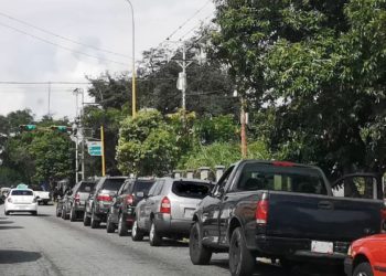 Buscar combustible en Refinería El Cardón generó la falta de gasolina en el estado Mérida