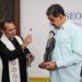Maduro recurre a lo religioso y jocoso para ganar afectos