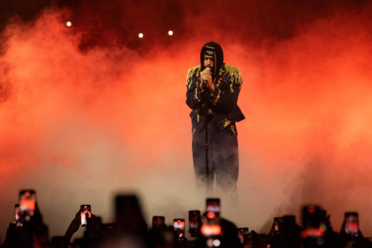 Bad Bunny consolida su reinado poniendo a «perrear» a Puerto Rico en el cierre de su gira