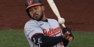 Dos jonrones de Anthony Santander marcan la remontada de los Orioles ante los Filis