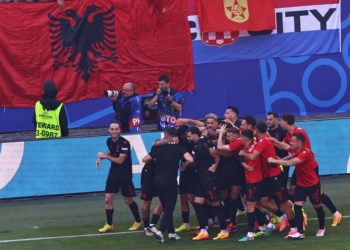 2-2. Croacia olisquea el final de una era