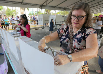 Abren los centros de votación en la mayoría del territorio de México