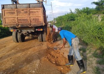 Alcaldía de Sucre repara vías agrícolas en parroquia Junín