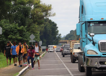 Migrantes y activistas lamentan un «sexenio de la muerte» en México este Día del Refugiado
