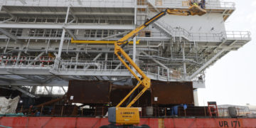 Empresa española termina 2 subestaciones eléctricas para parques eólicos marinos en EEUU