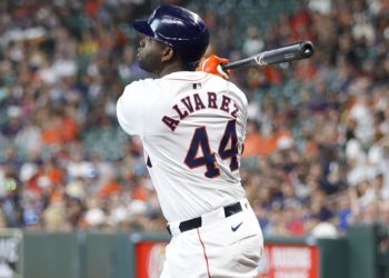 Álvarez, Peña y Candelario sacuden sus bates con poder en las Grandes Ligas