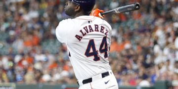 Álvarez, Peña y Candelario sacuden sus bates con poder en las Grandes Ligas