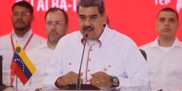 Maduro llama a subir las exportaciones para equilibrar la balanza comercial con Colombia