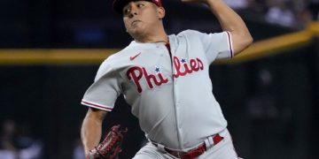 Ranger Suárez aparca su liderato en juegos ganados al retirarse lesionado de la mano