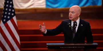 EE.UU. descarta aumentar número de citas diarias de aplicación para entrada de migrantes