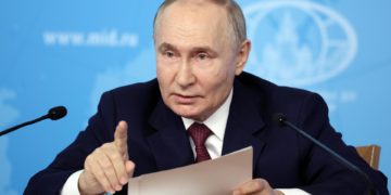 Putin ordenará alto el fuego si Kiev retira tropas del este y el sur, y renuncia a la OTAN