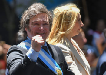 Javier Milei cumple seis meses con superávit fiscal, pero déficit político y de gestión