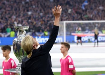 El aura de Beckenbauer impregna la ceremonia inaugural