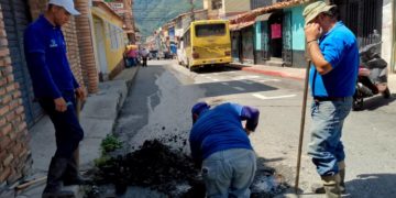 Aguas de Mérida corrige avería de agua potable y de aguas servidas en Libertador