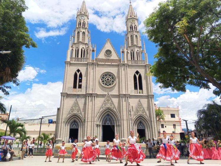 Celebración del Día de San Juan Bautista en Valera: Unión de Fe y Cultura