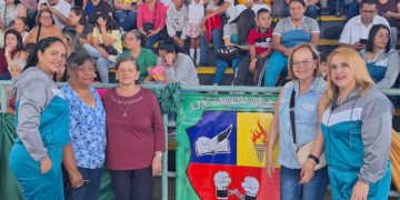 Estudiantes de la Ruíz Pineda realizan actos culturales por su aniversario