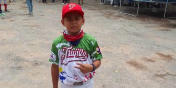 Pequeño trujillano gana Bate de Oro en Nacional de Beisbol en Aragua