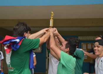 Trujillo | Realizan “Caimanera Universitaria” por el aniversario del NURR