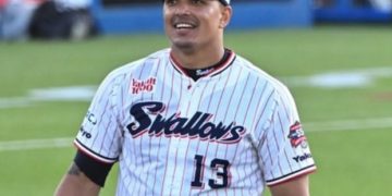 José Osuna pacta con Yakult y seguirá en Japón por tres temporadas más