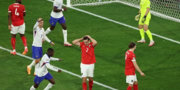 Wöber: «Fue una noche amarga para mí»