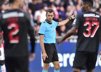 El francés Turpin dirigirá el partido inaugural Alemania-Escocia