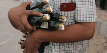 Ya son 47 los muertos por beber alcohol adulterado en el sur de la India