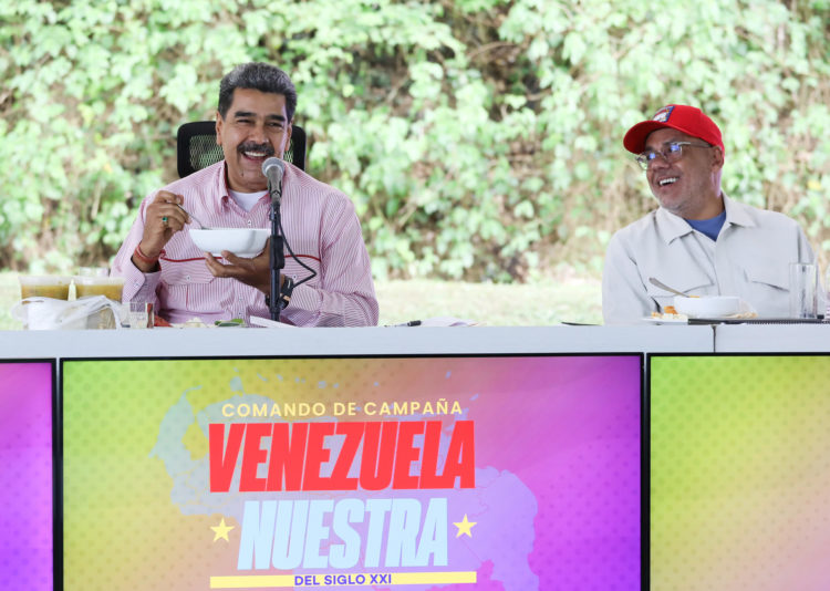 Fotografía de archivo cedida por Prensa Miraflores del presidente de Venezuela, Nicolás Maduro, durante un acto con dirigentes del gobernante Partido Socialista Unido (PSUV), en Caracas (Venezuela). EFE/ PRENSA MIRAFLORES