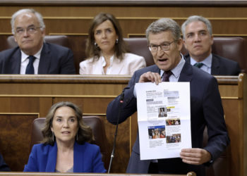 Oposición pide la dimisión de Sánchez por citación a su mujer y socios reiteran su apoyo