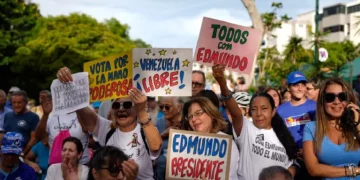 VOA: Arrestos e inhabilitaciones marcan la campaña presidencial venezolana