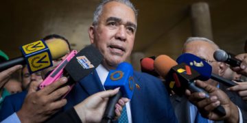 Candidato Luis Eduardo Martínez aspira al levantamiento de las sanciones tras un cambio de Gobierno en Venezuela