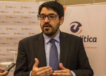 Asdrúbal Oliveros advierte que la economía venezolana podría tener un crecimiento limitado que excluiría a la mayoría