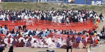 Restricciones al asilo en EEUU: Autoridades buscan «orden» y activistas critican su dureza