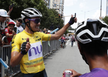 Rodrigo Contreras gana el prólogo y es el primer líder de la Vuelta a Colombia