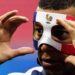 Mbappé se entrena con máscara y apunta a los Países Bajos
