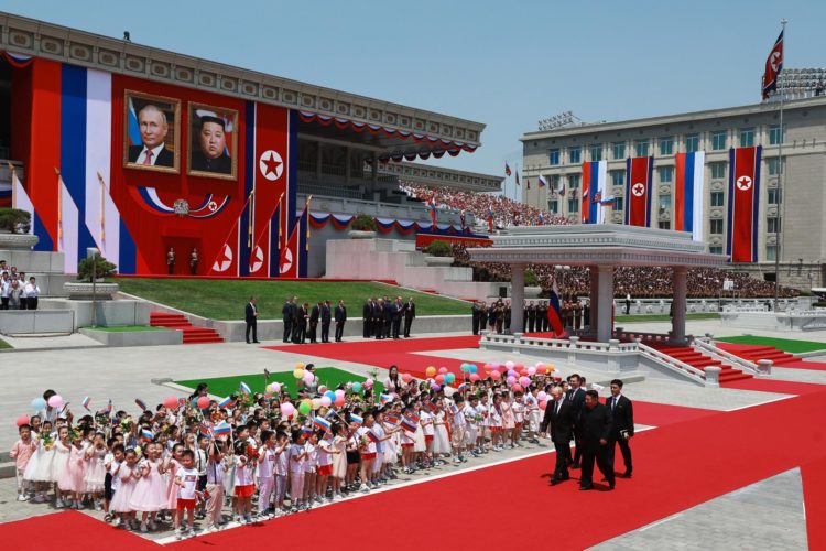 Los líderes de Corea del Norte y Rusia, Kim Jong-un y Vladímir Putin, en Pionyang. EFE/EPA/GAVRIIL GRIGOROV / SPUTNIK / KREMLIN POOL MANDATORY CREDIT