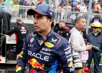 ‘Checo’ Pérez multado y tres puestos de sanción en el GP de España