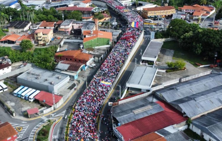Comuneros marcharon en apoyo a Maduro en El Vigía