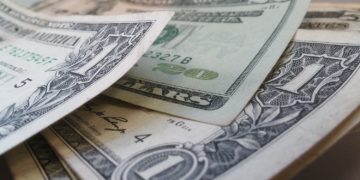 El papel de las remesas en los hogares venezolanos: «Si yo no tuviese esa pequeña ayuda que mis hijos me dan, no sé cómo haría»