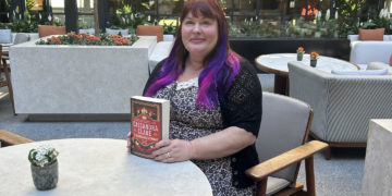 Cassandra Clare convierte «monstruos como Trump» en alegorías en ‘El guardián de espadas’