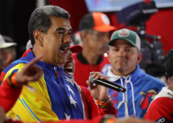 Maduro pide «respeto a la voluntad popular» tras ser proclamado presidente reelecto