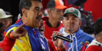 Maduro pide «respeto a la voluntad popular» tras ser proclamado presidente reelecto