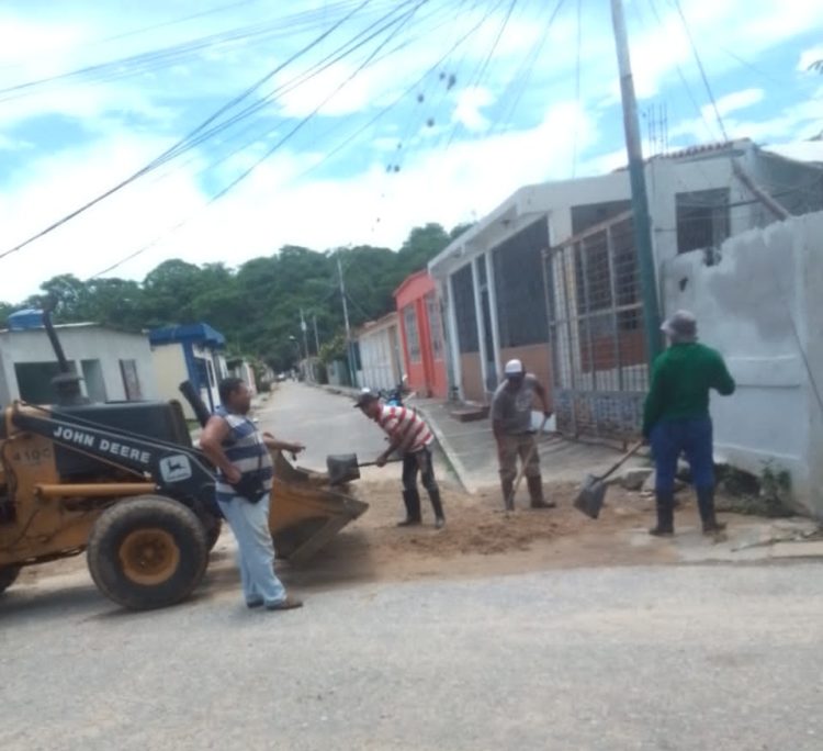 La limpieza de calles llenas de escombros se cumplió en varios lugares de Sucre.