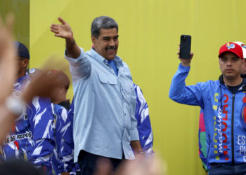 El chavismo reúne a una multitud en Caracas para el cierre de campaña de Nicolás Maduro