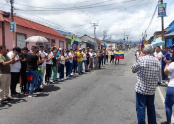 Oposición Unida: Elevó oración a San Miguel Arcangel por la liberación y protección 